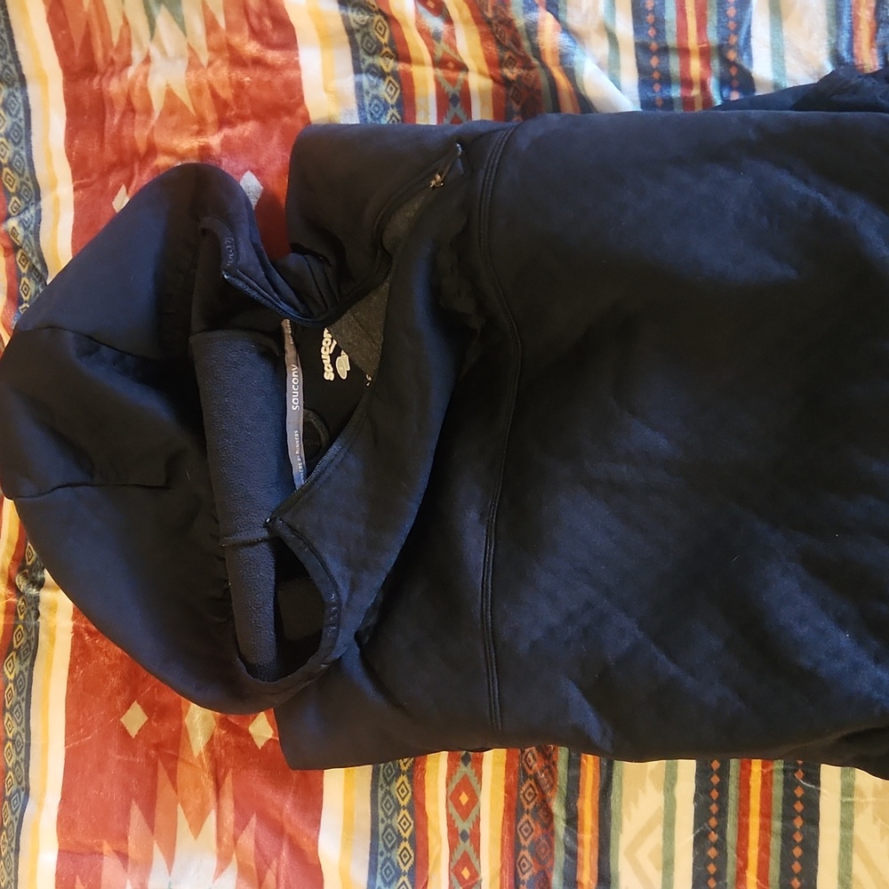 Saucony Women's small black running hoodie